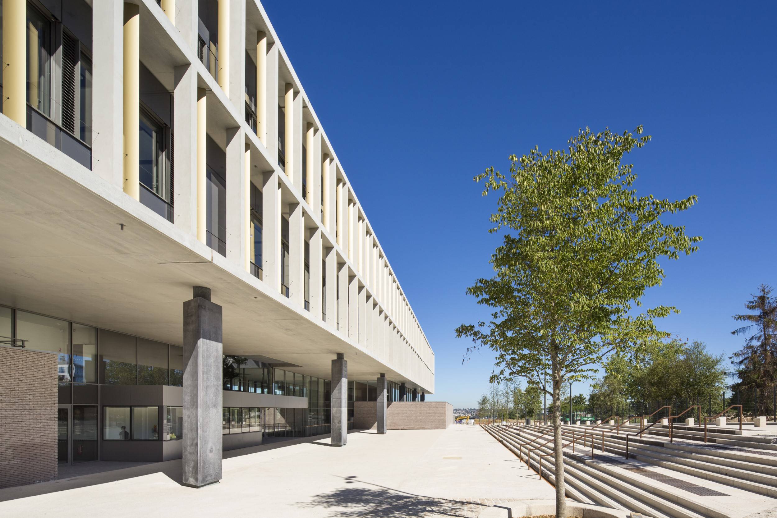 巴黎东部国际高中及寄宿学校丨法国巴黎丨Ateliers 2,3,4,等多个团队-52