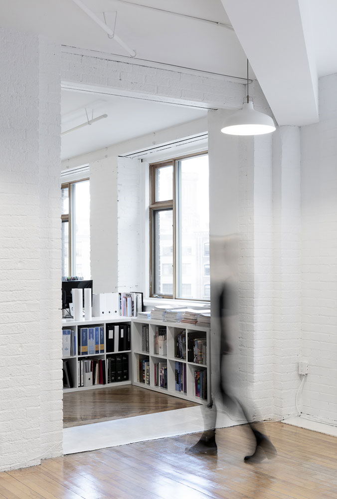 魁北克城 Patriarche 办公室 - 旧工厂中的现代创意空间-11