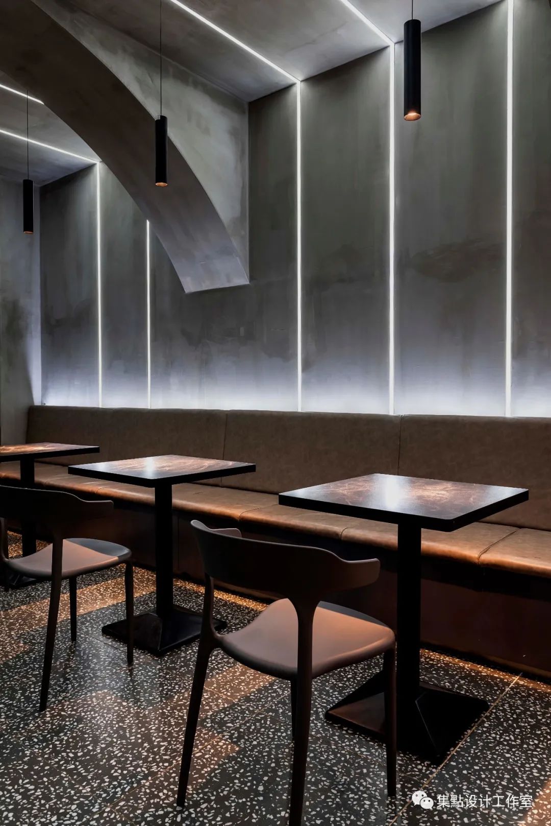 遵义老炮深夜烤鸡,炭火竹签构建美食空间-31