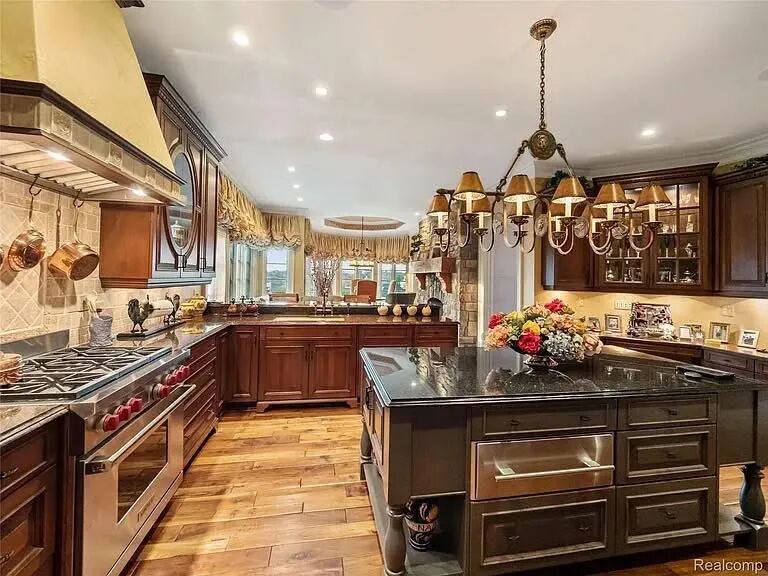 豪宅鉴赏｜密歇根湖畔的意大利风情庄园-17