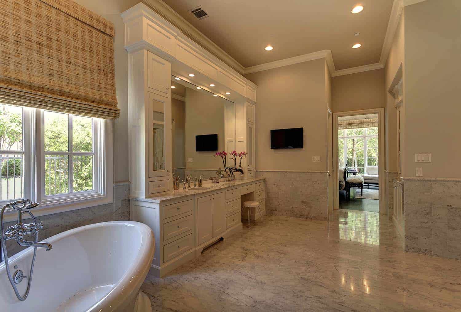 Gorgeous stone clad home with elegant interiors in Southlake, Texas-13