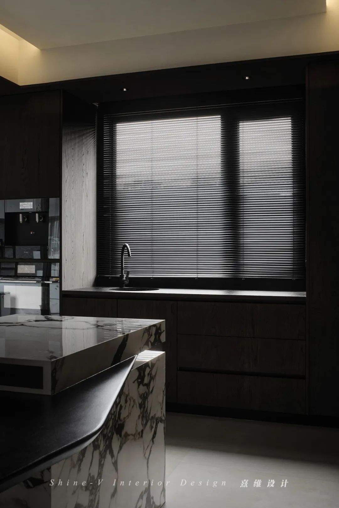 漫步云端 · 188㎡传统精装房爆改意式极简家丨中国南京丨熹维设计-51