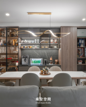 屋齡17年全室翻新｜克里翁大樓丨中国高雄丨乘式空間