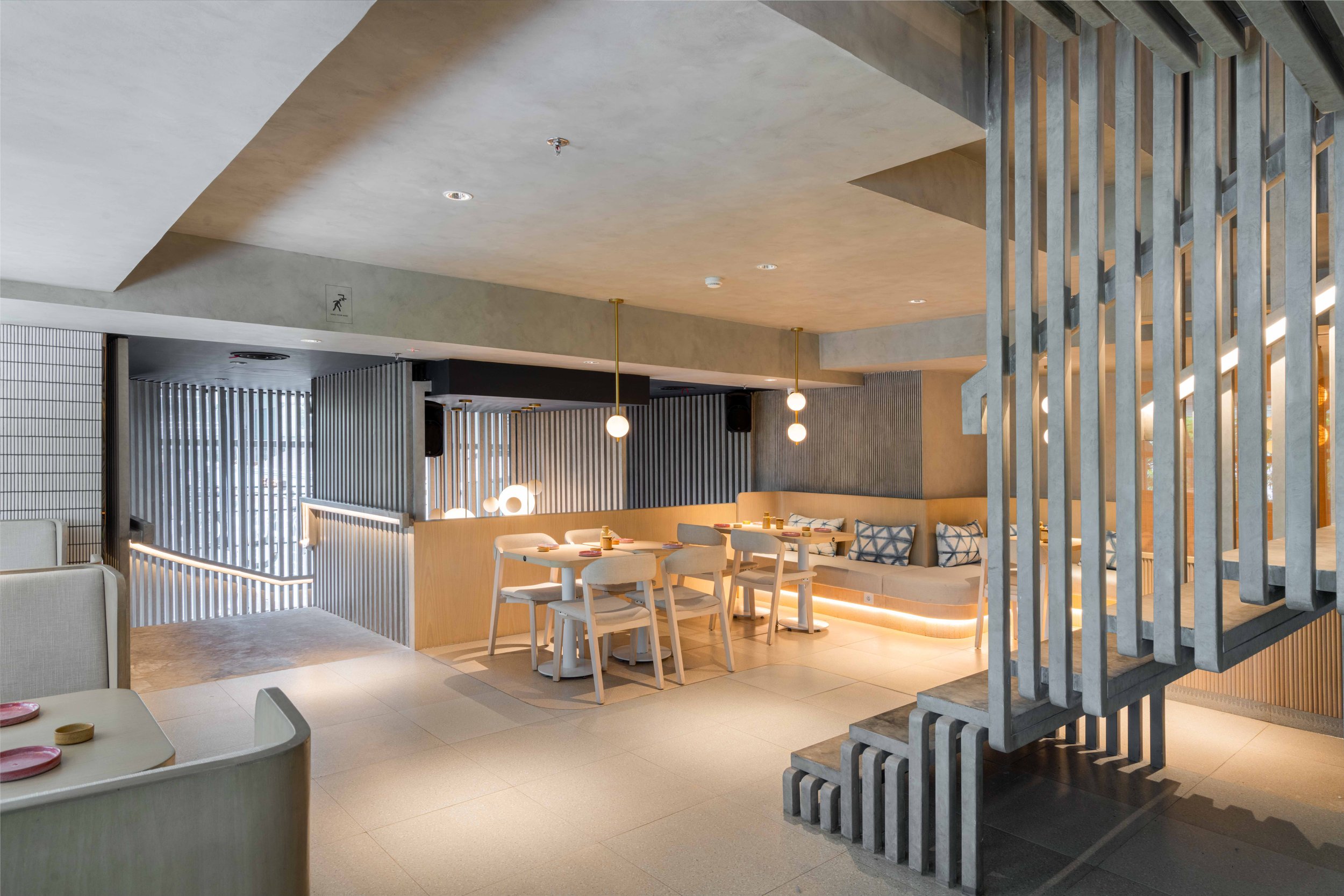 雅加达凯洋寿司店

注：这里Kaiyo音译为凯洋，Sushi是寿司，Jakarta是雅加达 ，推测这是雅加达一家名为凯洋的寿司店 丨印度丨BrandWorks-33