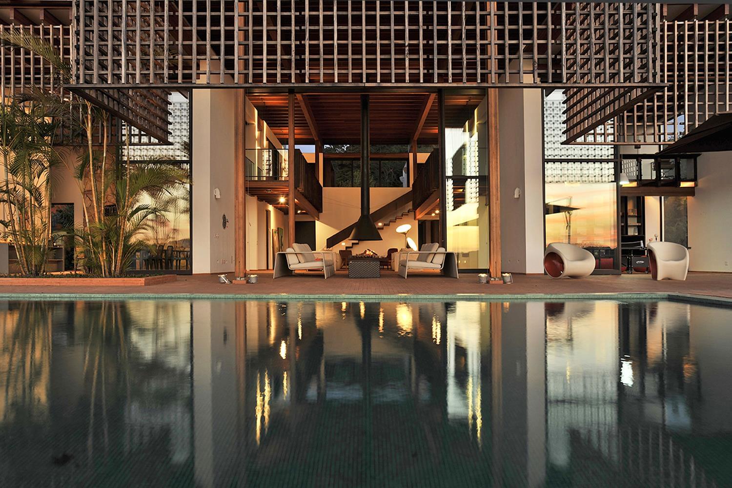 巴西 Casa Baroneza | 木结构与自然和谐共生的住宅设计-5