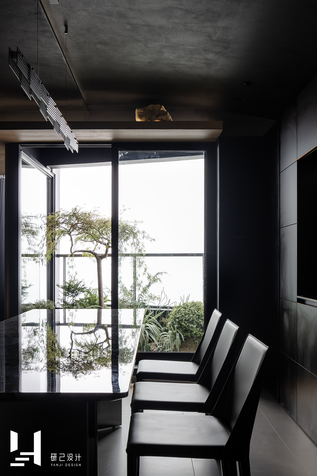 暗黑风江景宅丨中国芜湖丨研己设计-37