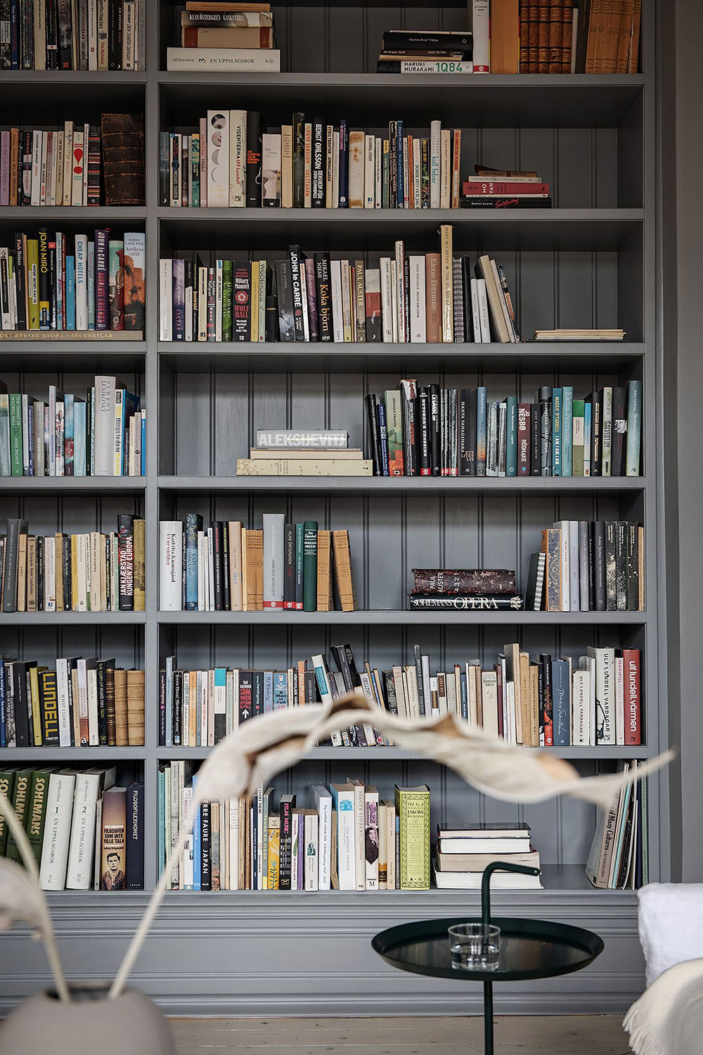 斯德哥尔摩时尚对比风格的美丽公寓-7