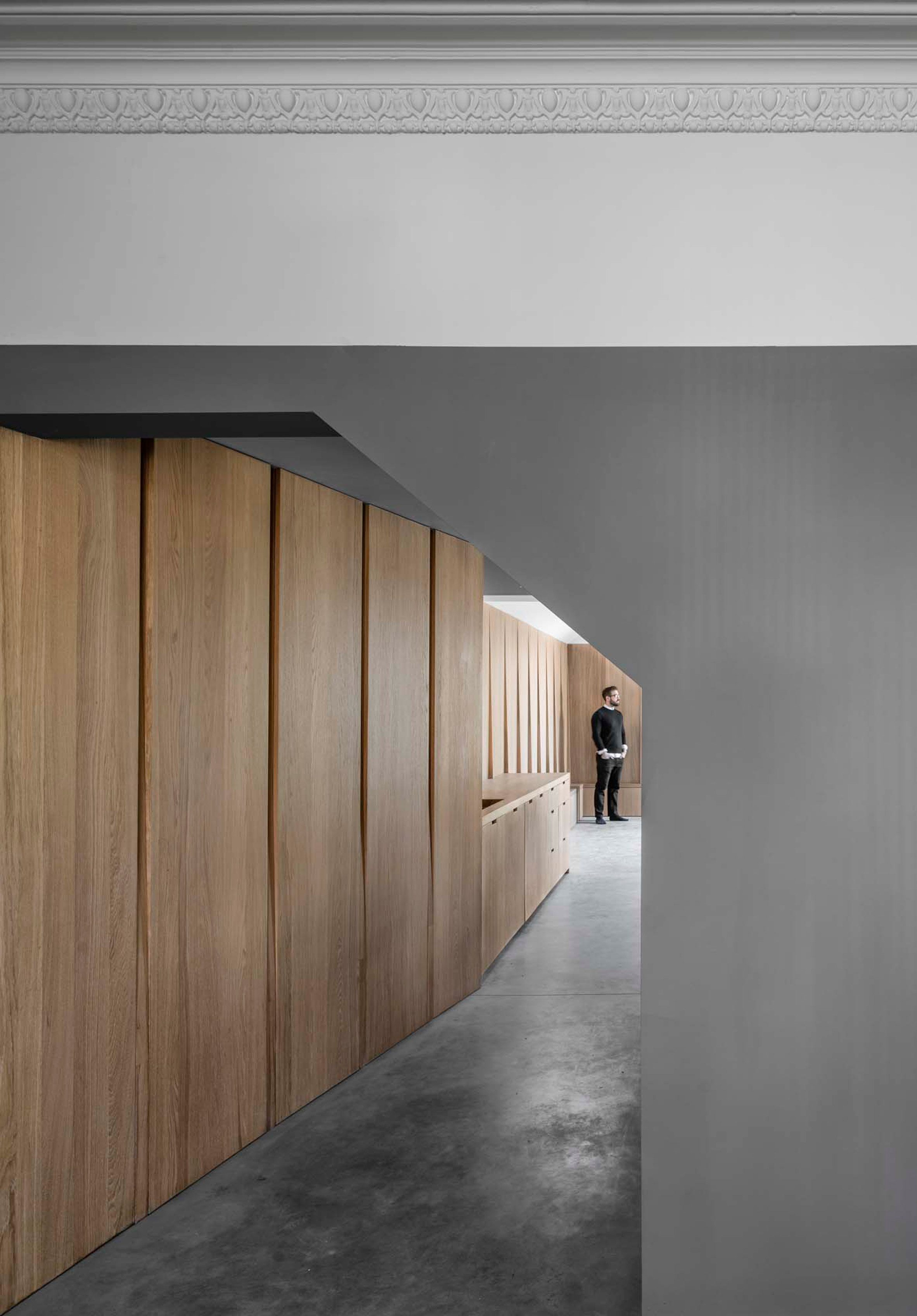 McLaren Excell adds pale-brick extension to black-painted Victorian house-8