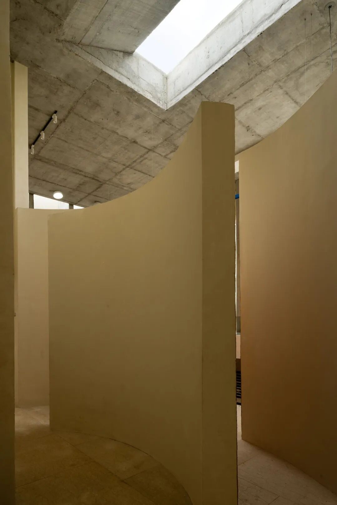 巴塞罗那的爵士乐咖啡馆 Jaç Hifi Café丨西班牙巴塞罗那丨Ligia 和 Arnau 夫妇-93