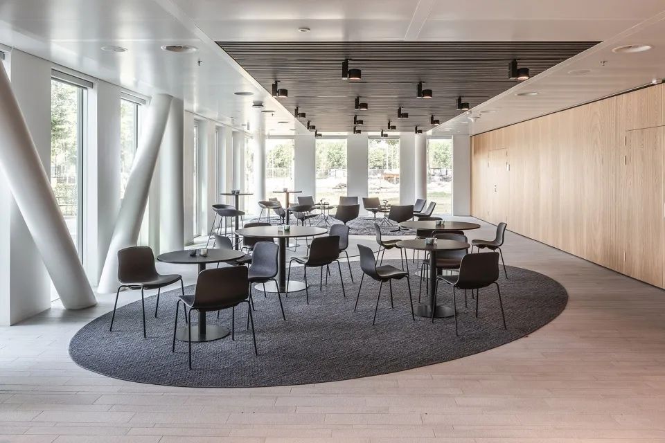 荷兰 Genmab 科研大楼——生态可持续、中庭广场、阶梯式平台-48