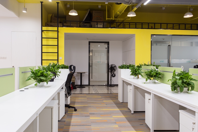 【凯悦装饰】以地板胶、地毯和不绣钢为主材料的办公室-6