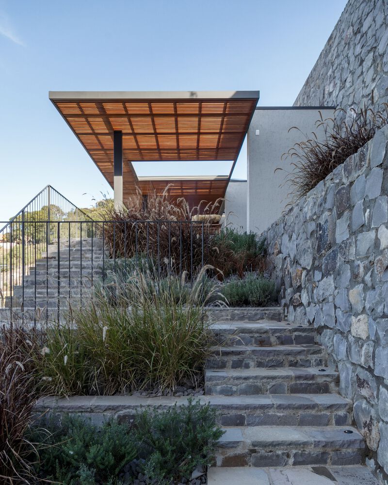 Roccia Residential Condominium | 石墙与自然共生的巴西生态住宅-41