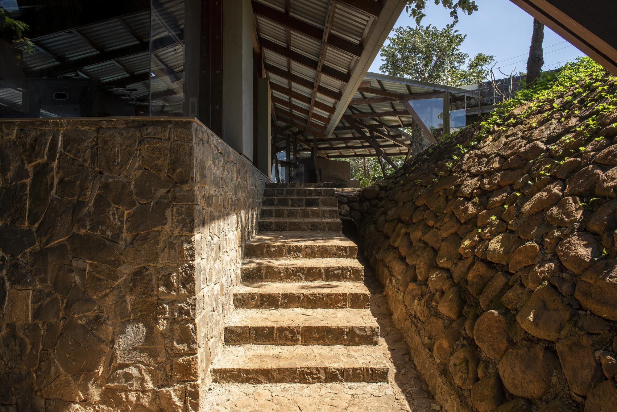 侧面阳台屋丨印度丨Malik Architecture-43