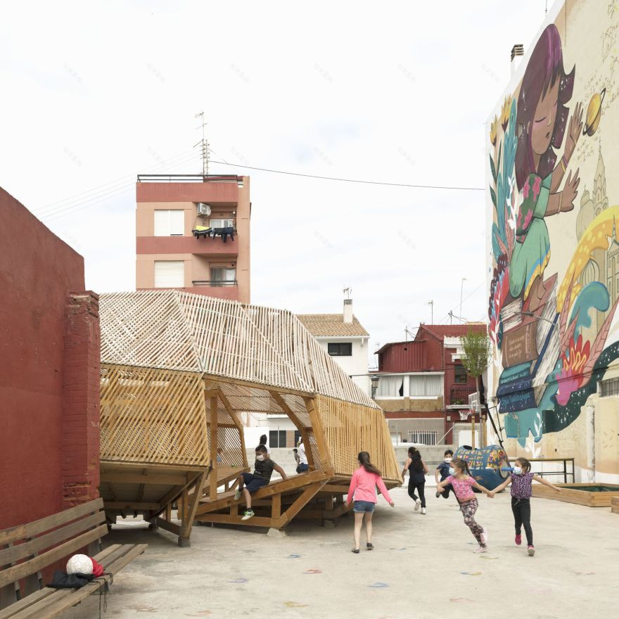 Zona Santiago 户外教室丨西班牙丨Bernat Ivars + Mixuro-21