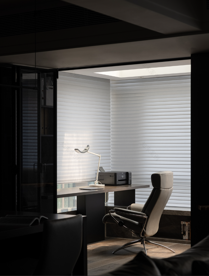 御湖蓝湾 170 平意式极简家居设计-37