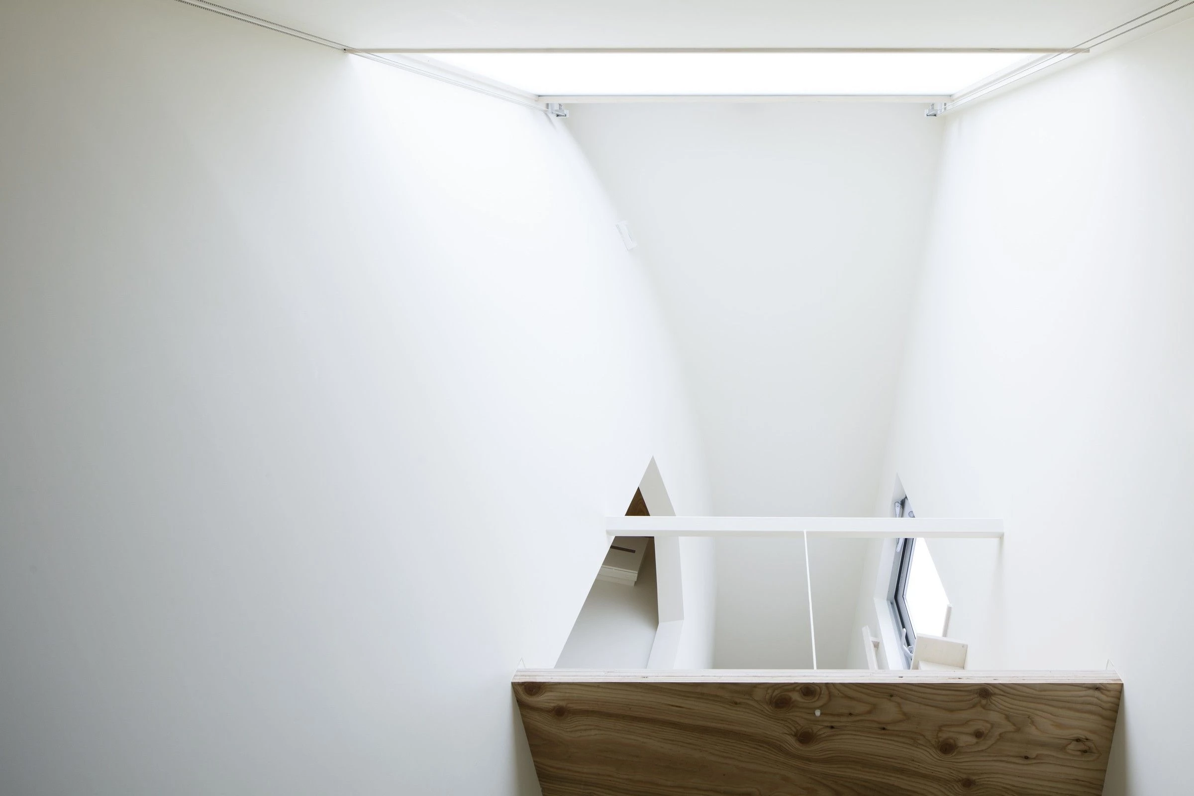 大阪方形住宅中的宁静与活力空间-18