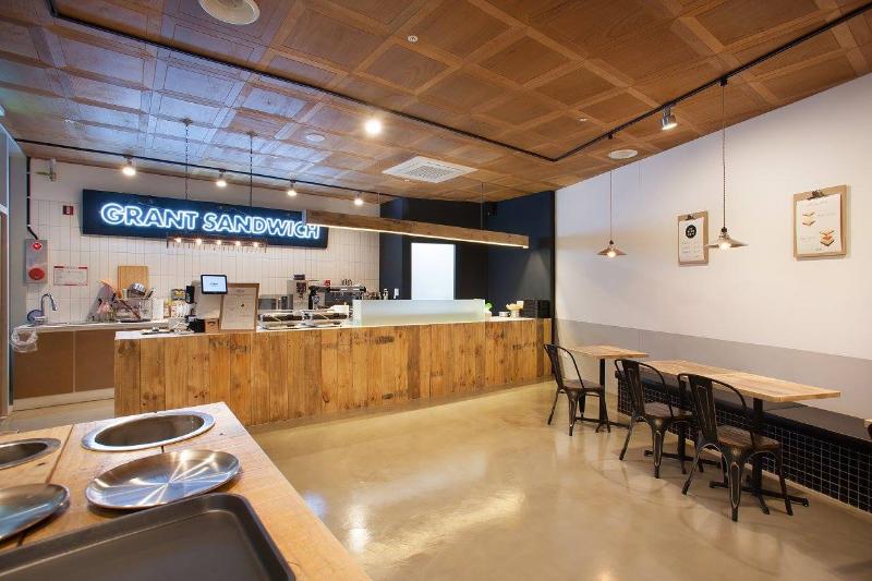 14 坪韩式咖啡厅室内设计案例-4