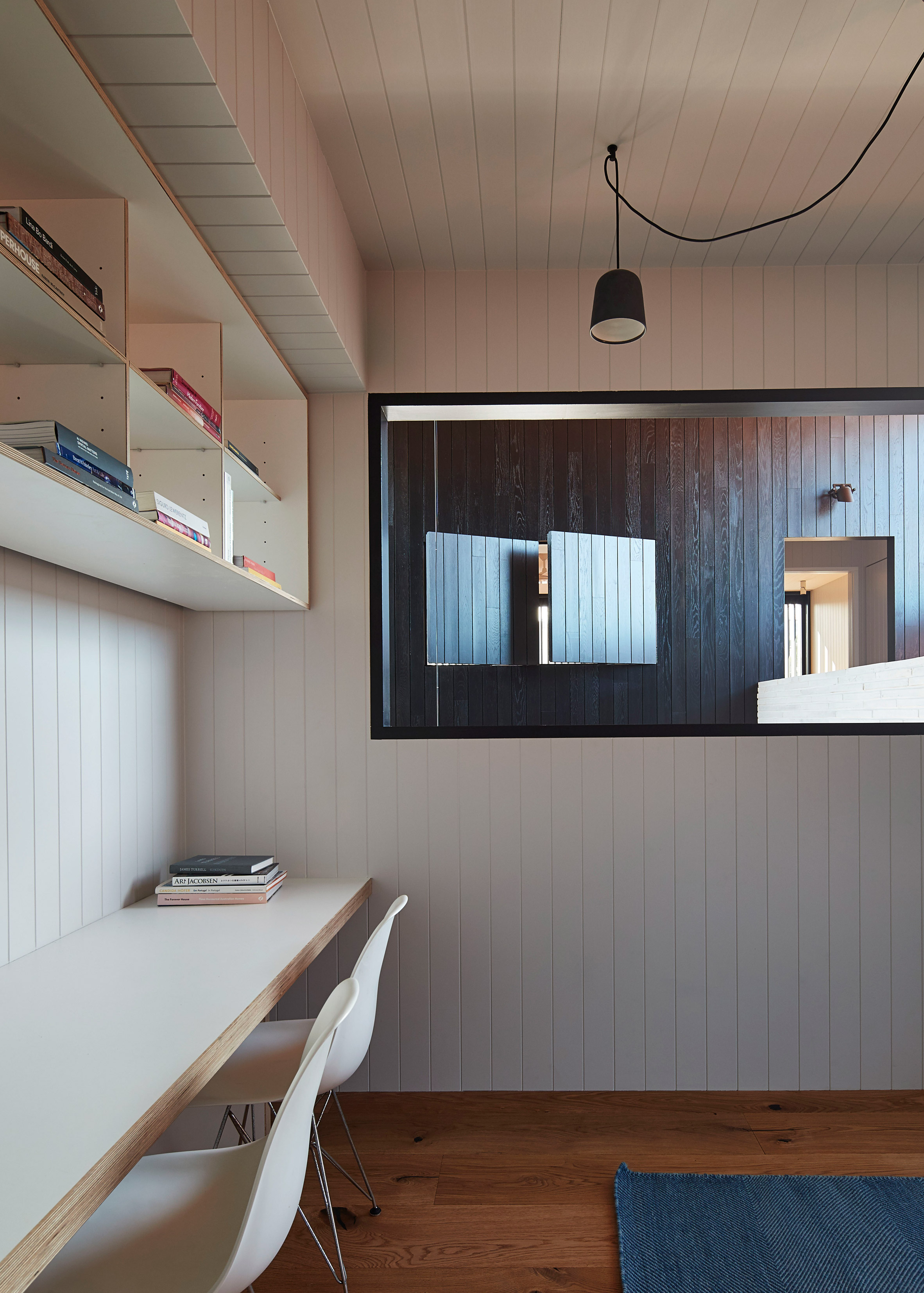 Andrew Burges' Sydney house pairs pale brickwork with blackened wood-20