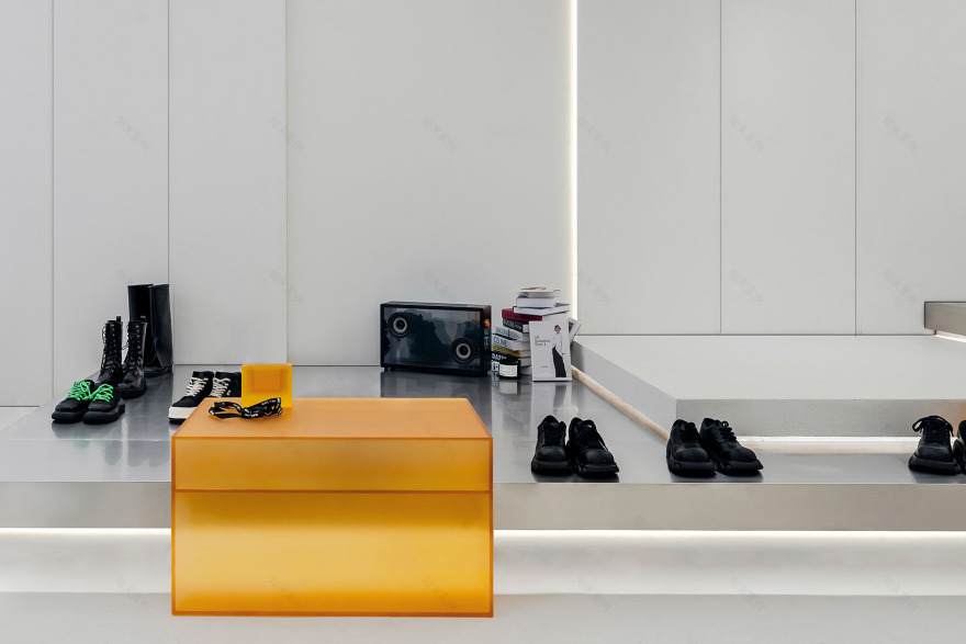 Sgirl 仓储式批发概念店丨中国广州丨RBA|Urban Object-16