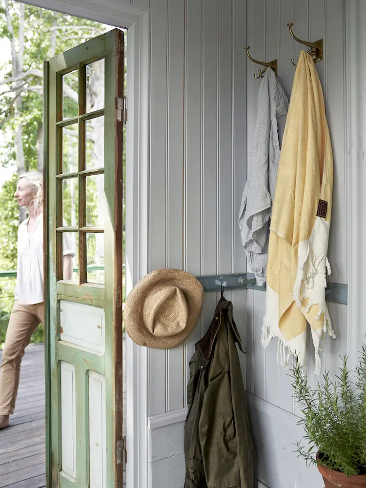 瑞典摄影师的复古水边夏日小屋-10