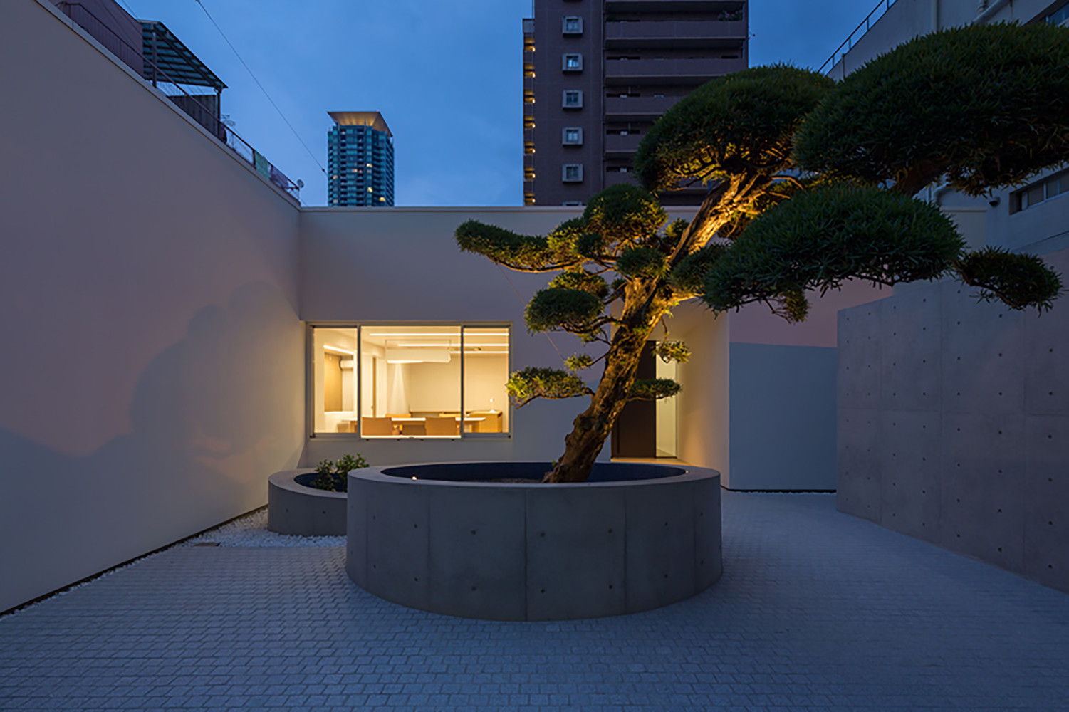 House with Podocarpus  Yasutoshi Mifune + Toru Atarashi-80
