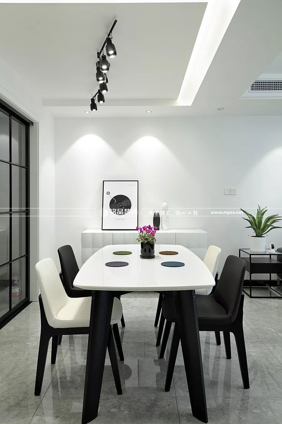 现代风格六合天寓，黑白色调演绎高级感生活-27