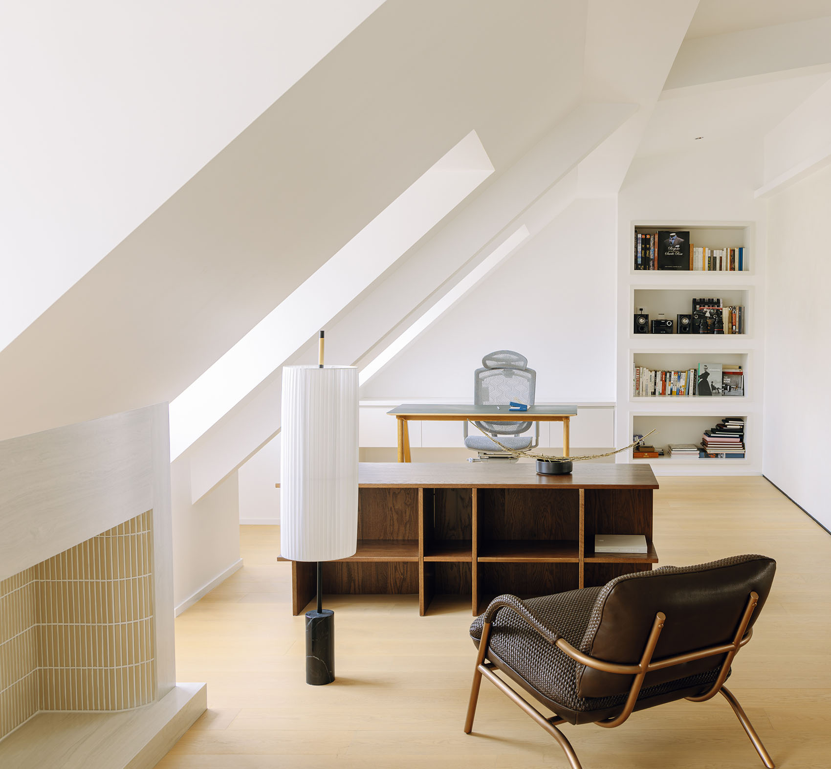 孟莎顶阁楼居所丨中国上海丨栖斯设计-25