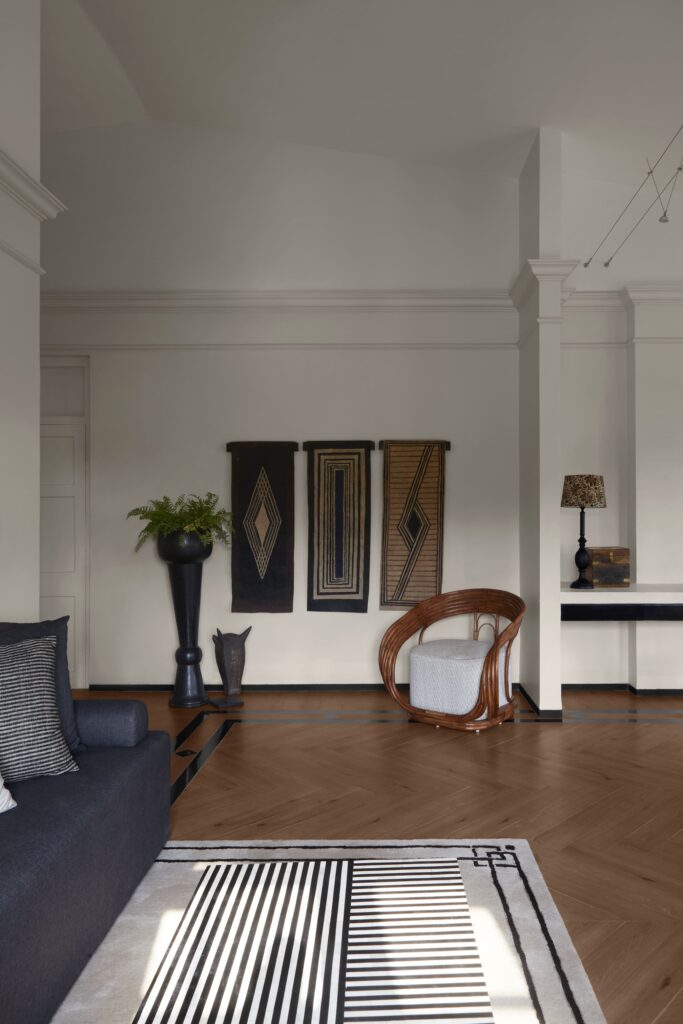 鸡蛋花庄园
注:Frangipani常见指鸡蛋花 ,Estate有庄园、地产等意思,结合语境这里翻译为鸡蛋花庄园较为合适 丨FADD Studio-58