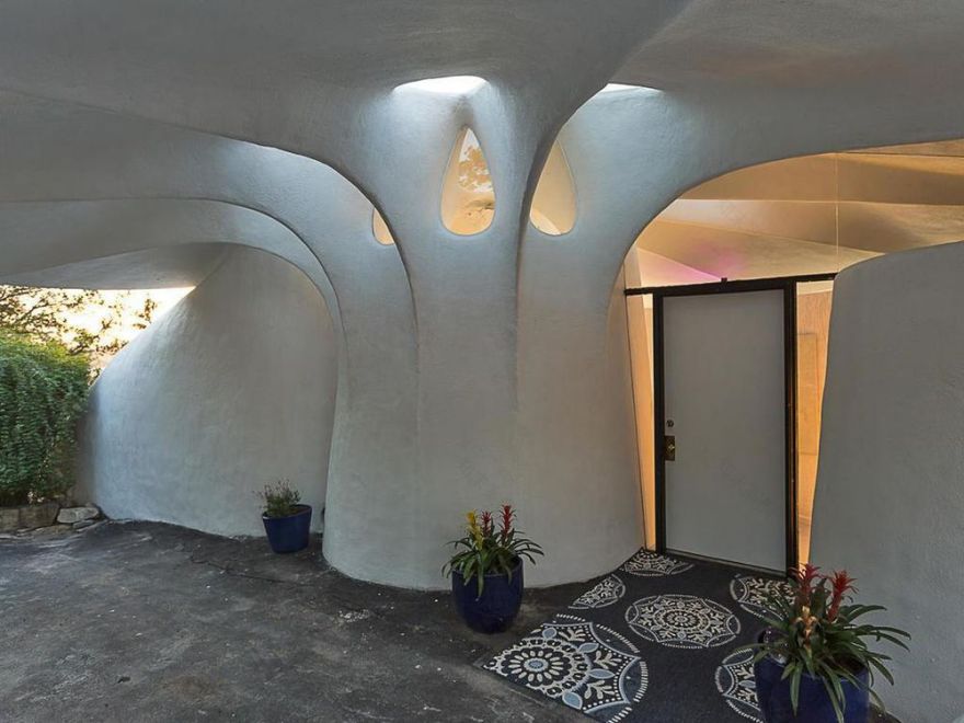 赖特弟子湖滨山坡住宅,戏剧性视野与独特结构-18