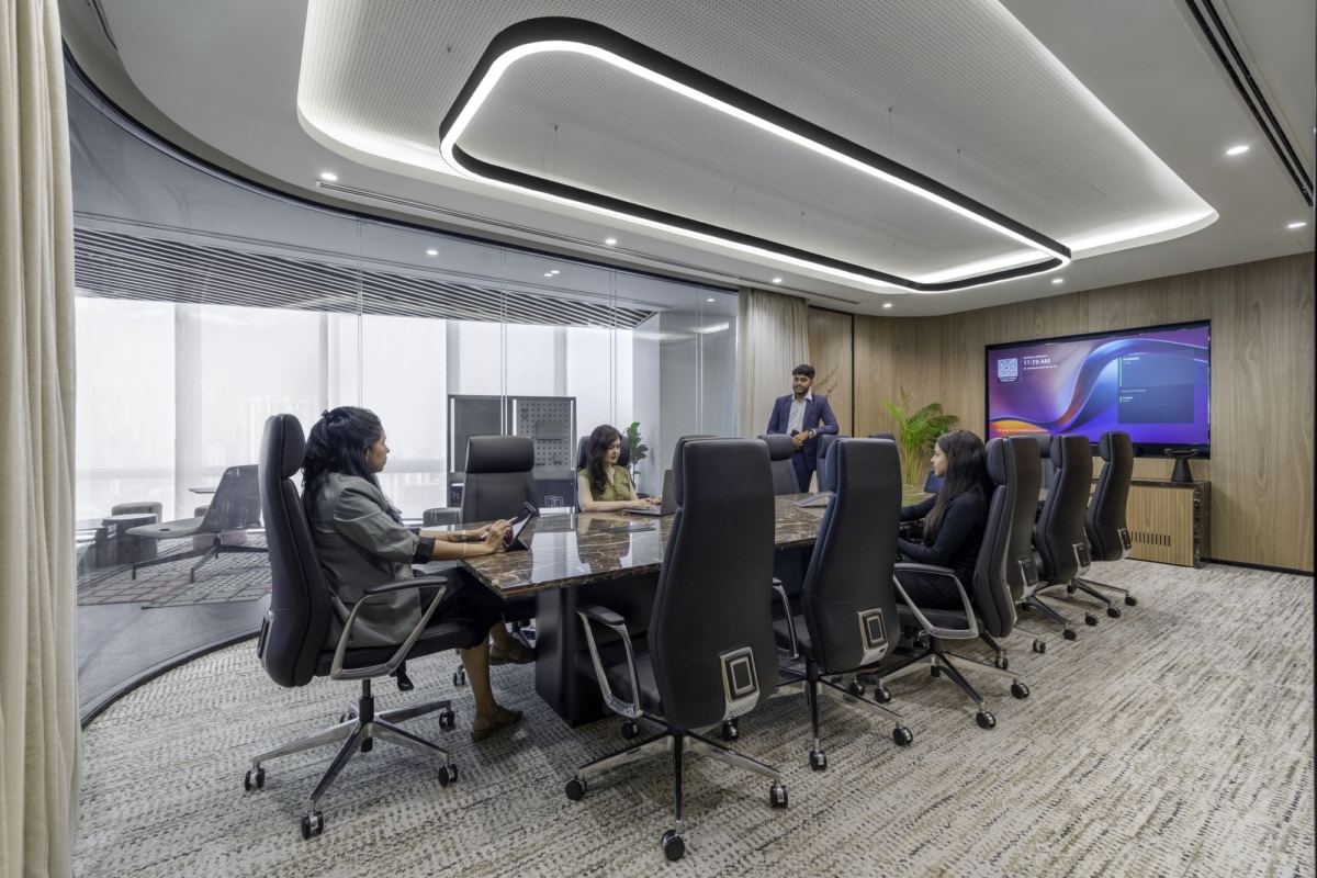 Russell Investments Offices by Space Matrix-17