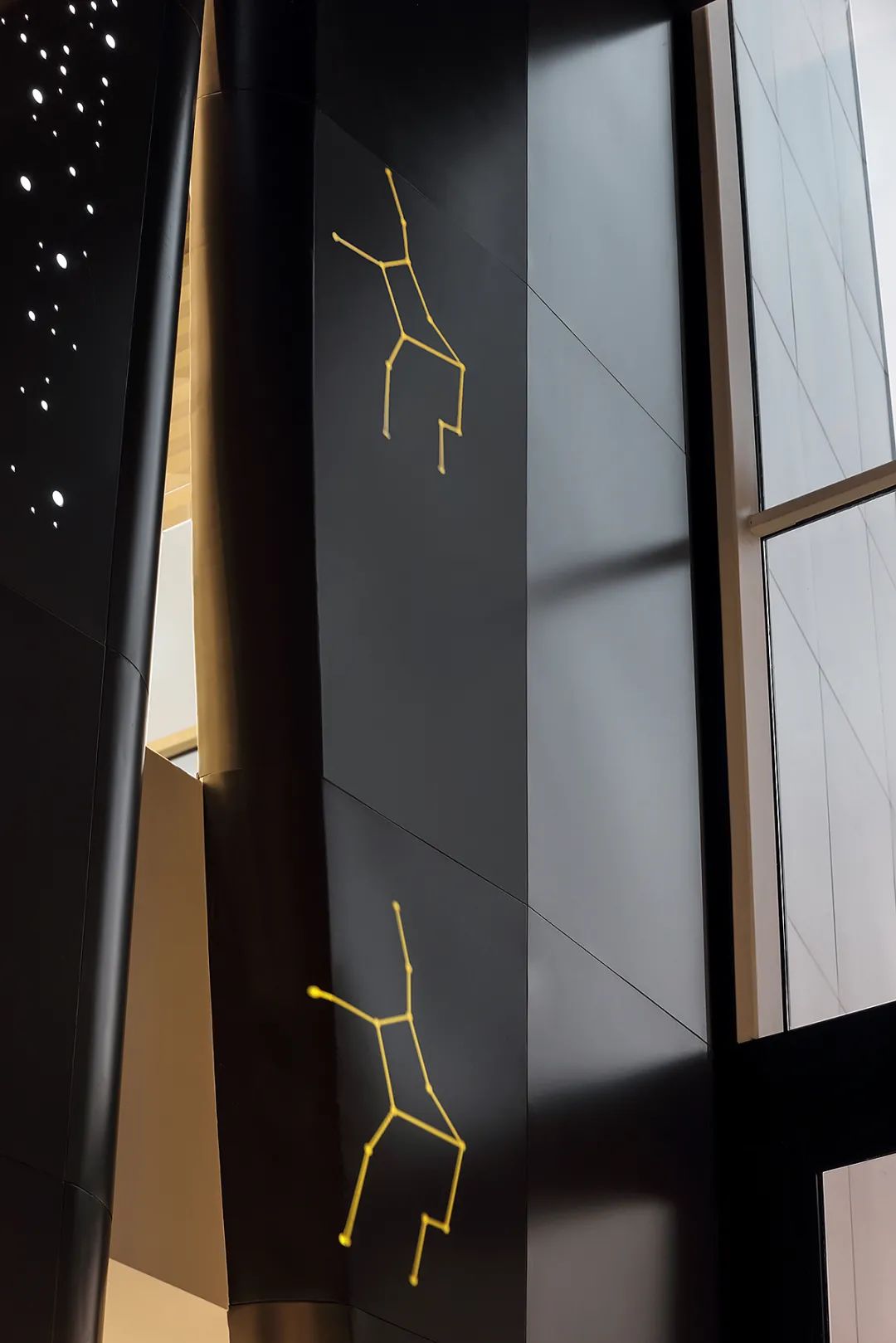 银川中梁印营销中心 | 宇宙星辰下的刚柔并济空间-14