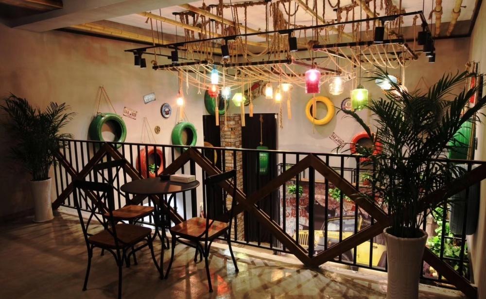 
工业风轰趴会所 -5