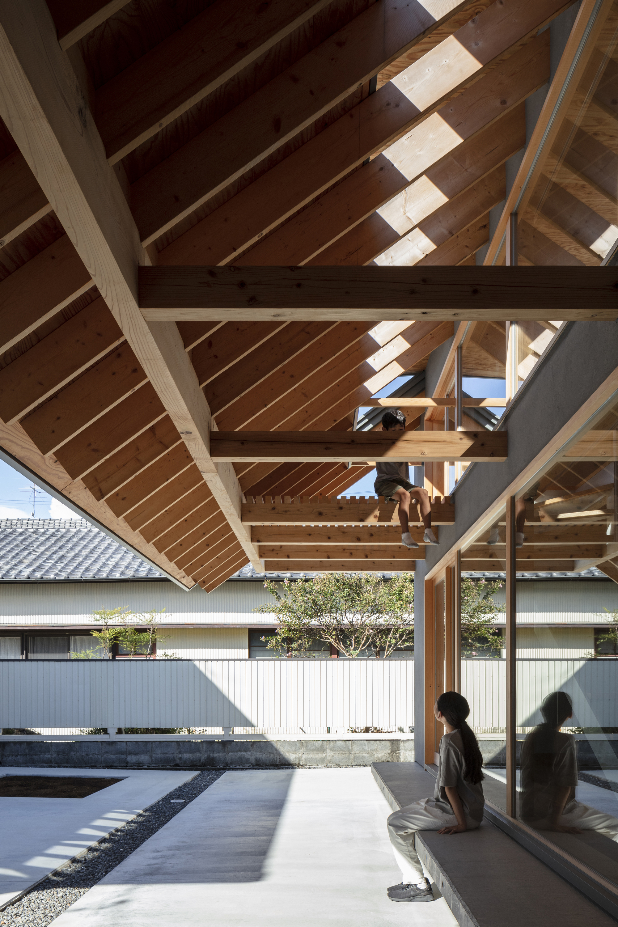 折叠屋顶住宅丨日本静冈丨ISHIZAKI ARCHITECTS-13