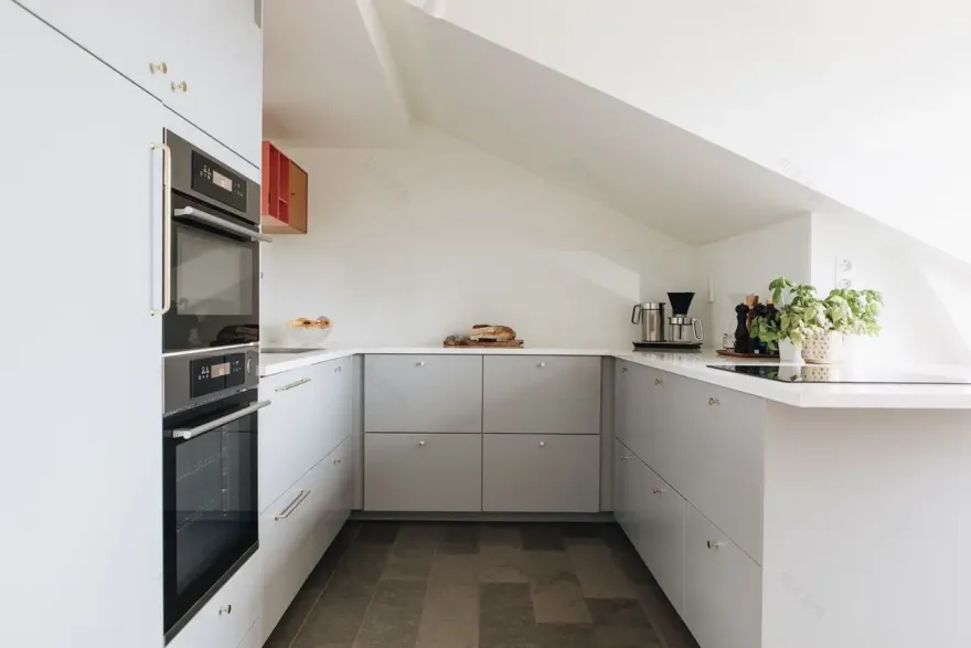 瑞典顶层复式公寓的露天阳台设计-9