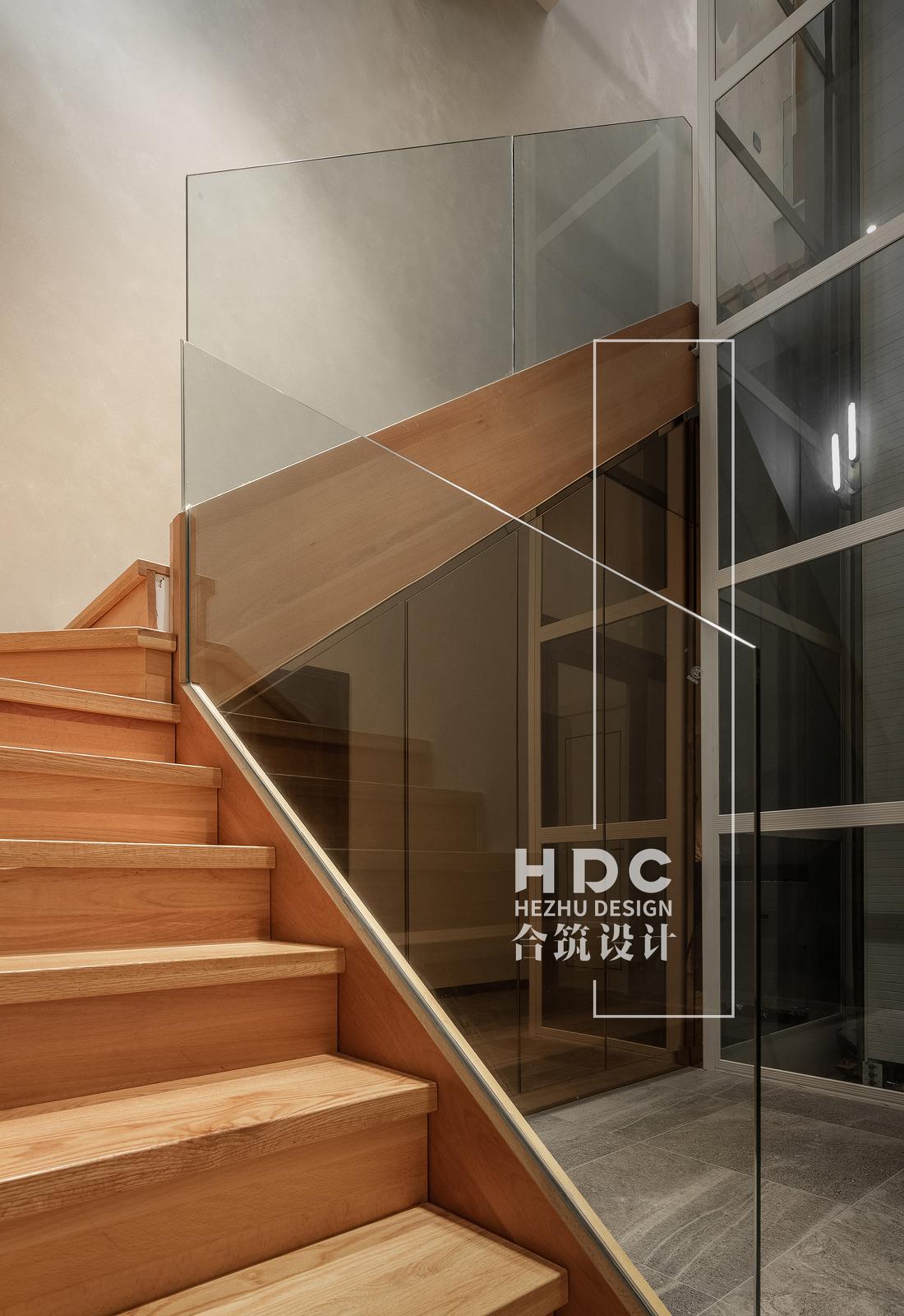 宁静沉稳的现代家居设计-13