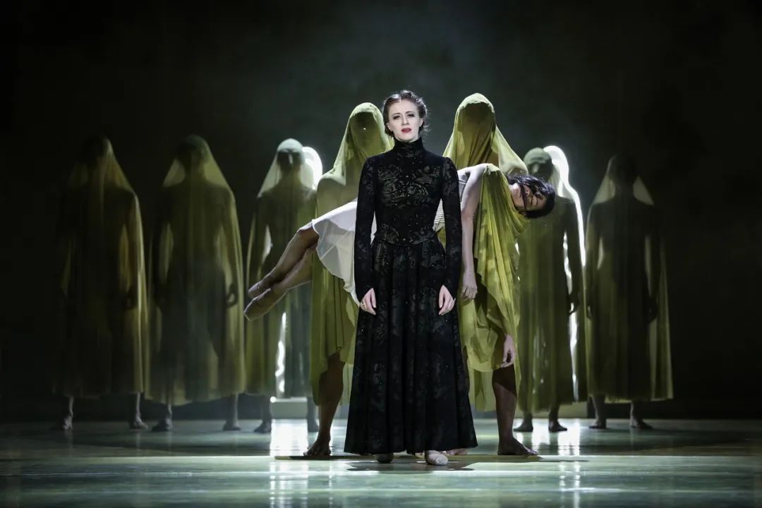 舞台魔法师 | 塞巴斯蒂安·汉纳克的震撼空间美学-65