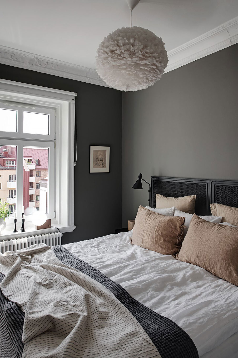 哥德堡优雅灰白公寓,复古门设计瞩目-25