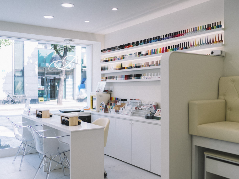 极简 14 坪家居店设计，感受纯净白色魅力-7