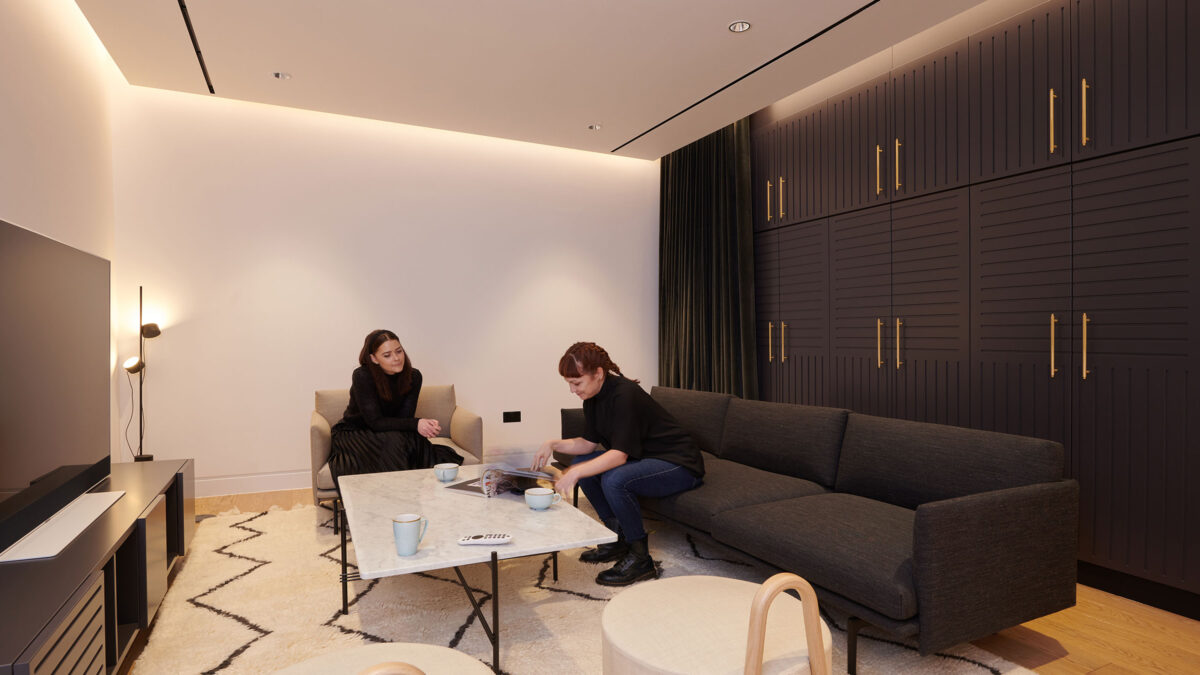 知名媒体公司，伦敦 -8