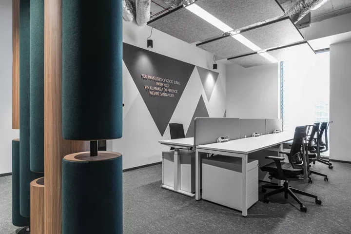 波兰桑坦德银行卢布林办公室-12