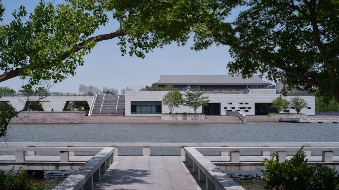 一阁挑江南,悬廊渡书舟:嘉兴大学图书信息中心-34