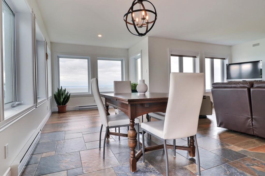 圣西蒙  里穆斯基山上的漂亮住宅丨加拿大魁北克-16