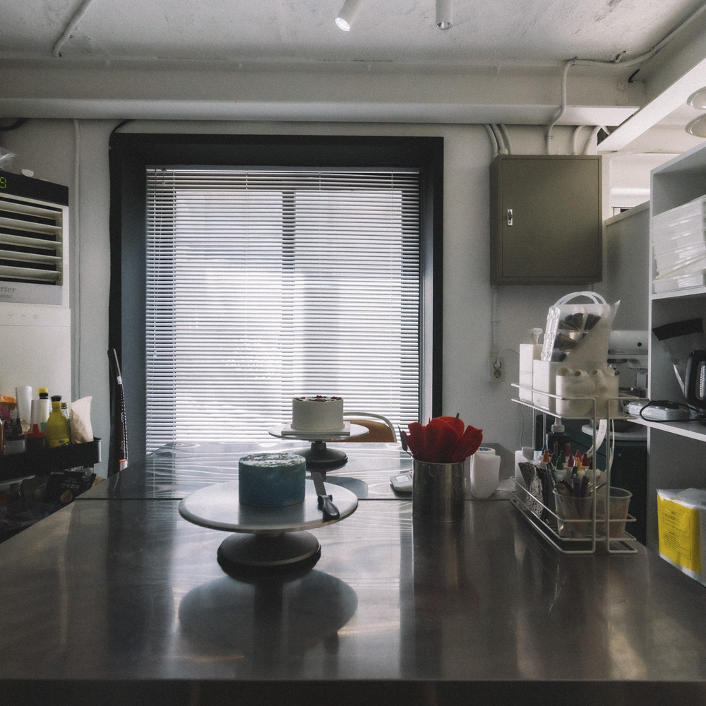 简约现代 9 坪蛋糕店 打造黑白色调氛围-16