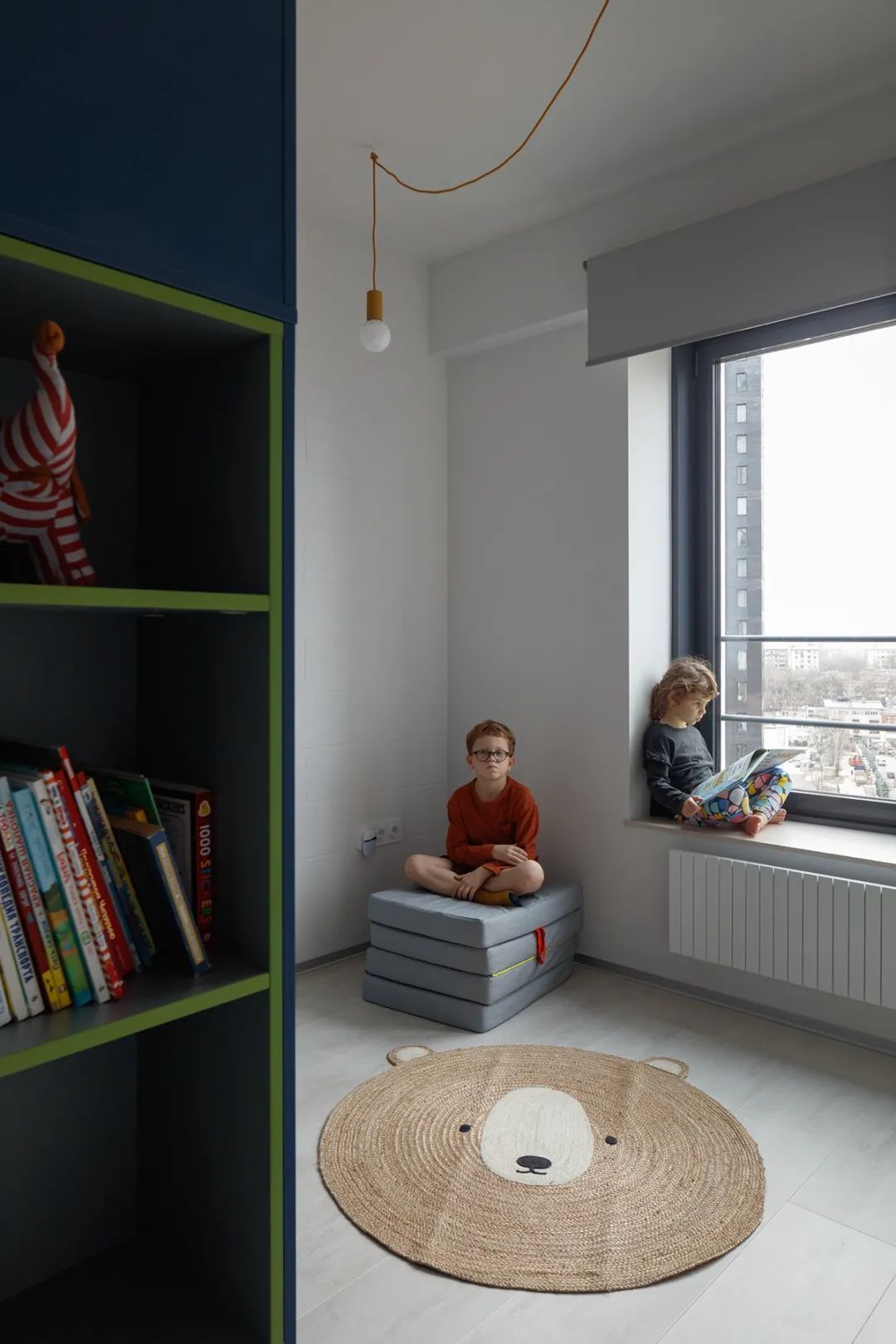 蓝橙碰撞的四口之家丨DVEKATI 设计团队-32