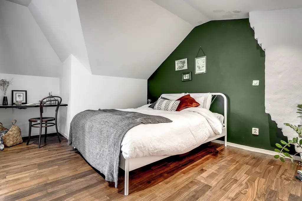 瑞典顶楼玻璃卧室 | 巧妙设计展现独特魅力-9