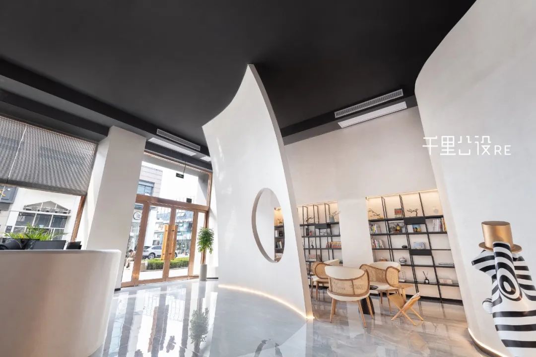 盘耳社 · 侘寂风美学空间丨季鑫,金玲-16