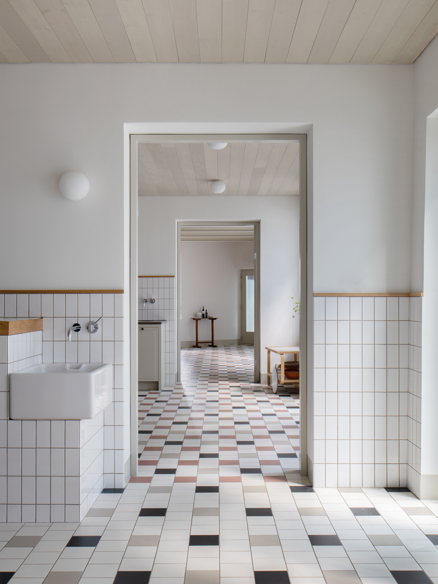 博尔耶加坦路 —— 耶涅菲尔特·米尔顿区

注：Börjegatan 推测是路名，在瑞典语中 gata 常指道路、街道；Jägnefält Milton 根据样式推测Jägnefält为区域地名或小地点名，Milton可能是人名用于命名特定区域，翻译成耶涅菲尔特·米尔顿区，这里的区表示一种特定的地理范围概念，具体翻译可能需要根据实际地点相关背景信息做更准确调整 丨SwedenUppsala丨Carl Jägnefält,Konrad Milton等-12