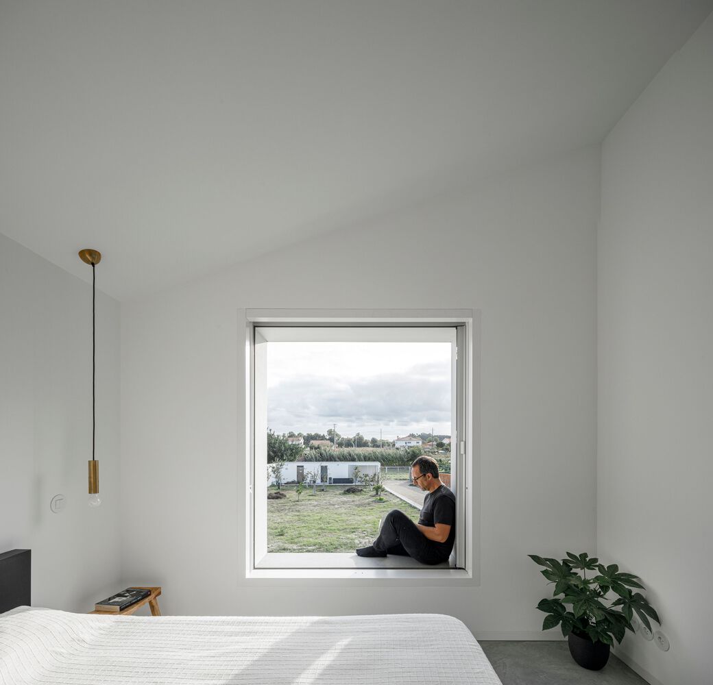 三个倾斜屋顶清晰空间层次的住宅设计丨戈者设计-25