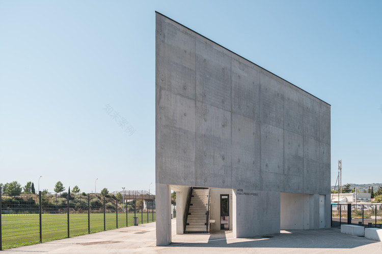 Si·Fours·Les·Plages 城市体育看台建筑-39