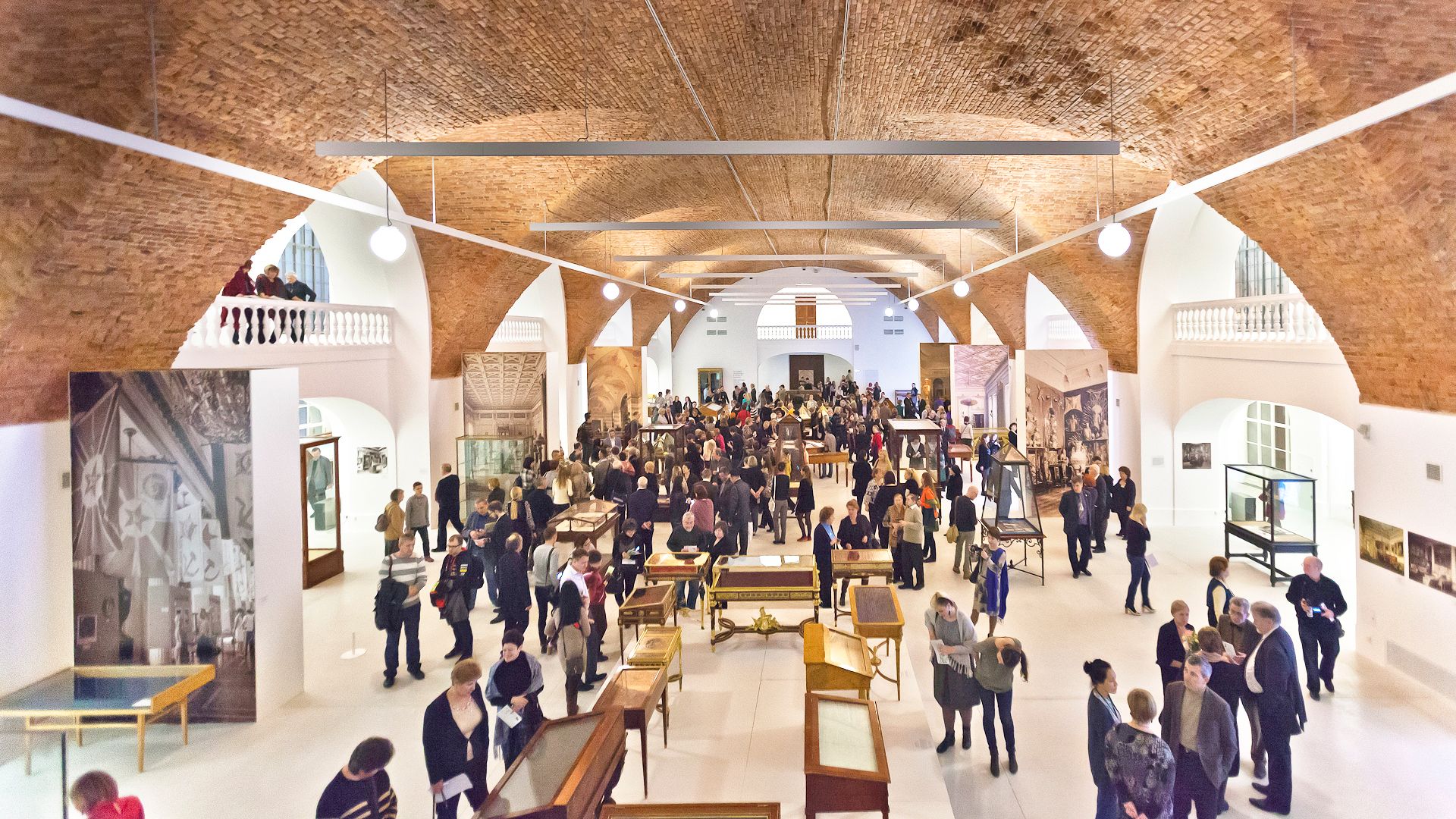 显隐之间 · 圣彼得堡小赫尔米特博物馆展示柜展览-9